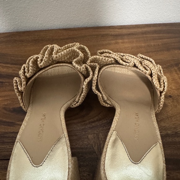 ANTONIO MELANI Beige Ruffle Block Heels - Picture 3 of 4